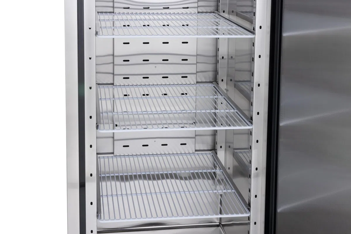 METRO Professional Frigorifero GRE2700, acciaio inox, 3 ripiani regolabili, sbrinamento automatico, refrigerazione ventilata, 455 l, 220 W, con serratura, argento