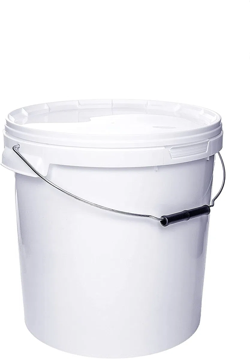 4 secchi da 20 litri, con coperchio, di colore bianco traffico, simile al codice RAL 9016 per alimenti