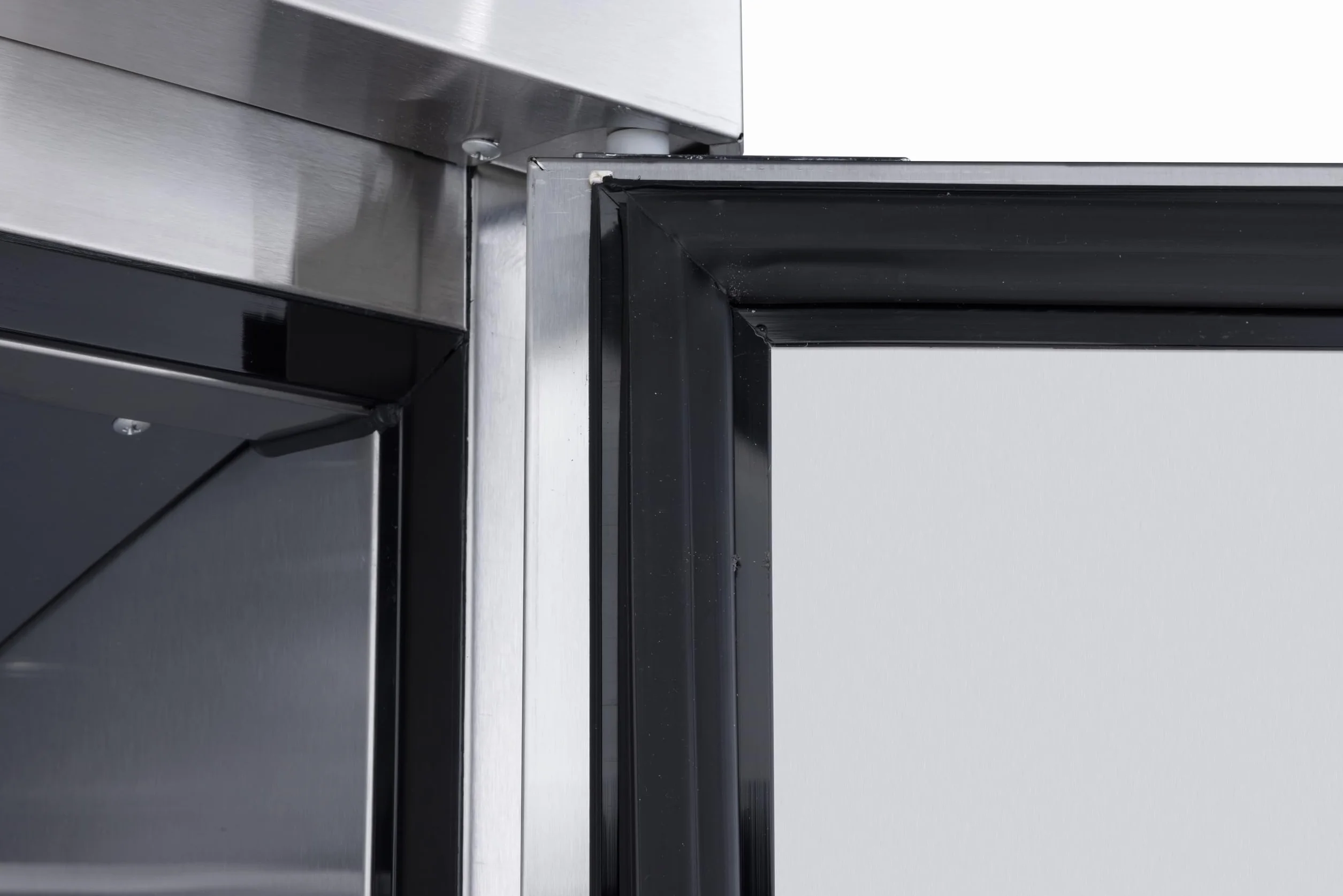 METRO Professional Banco refrigerato GCC2100BS, acciaio inox, 215 l, refrigerazione ventilata, 250 W, termostato digitale, con serratura, 4 piedini regolabili, argento